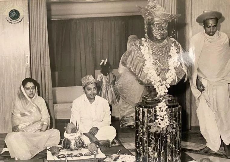 H H Jiwaji rao scindia with Vijaya Raje Scindia at a Poora in Samudra Mahal